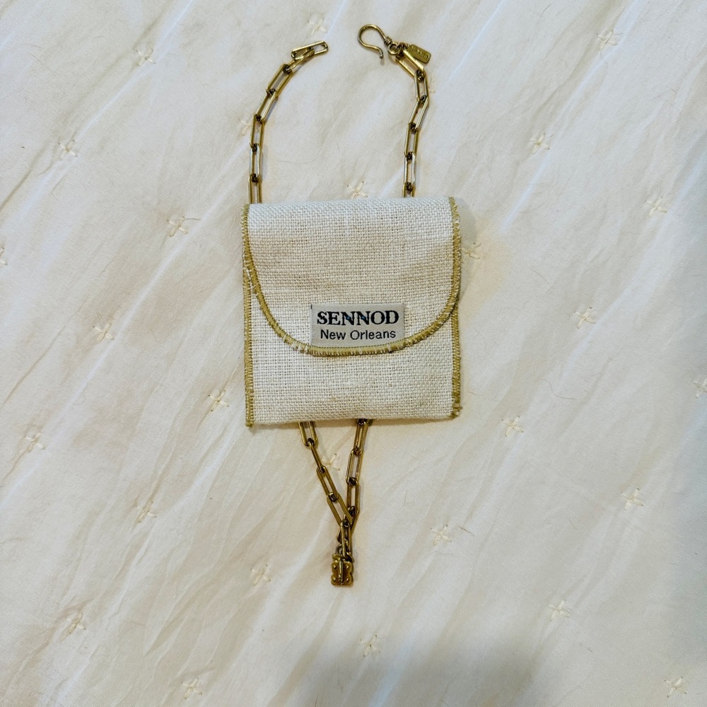 Gold Paperclip Chain with Sennod Vignette Holder - Picture 9 of 9